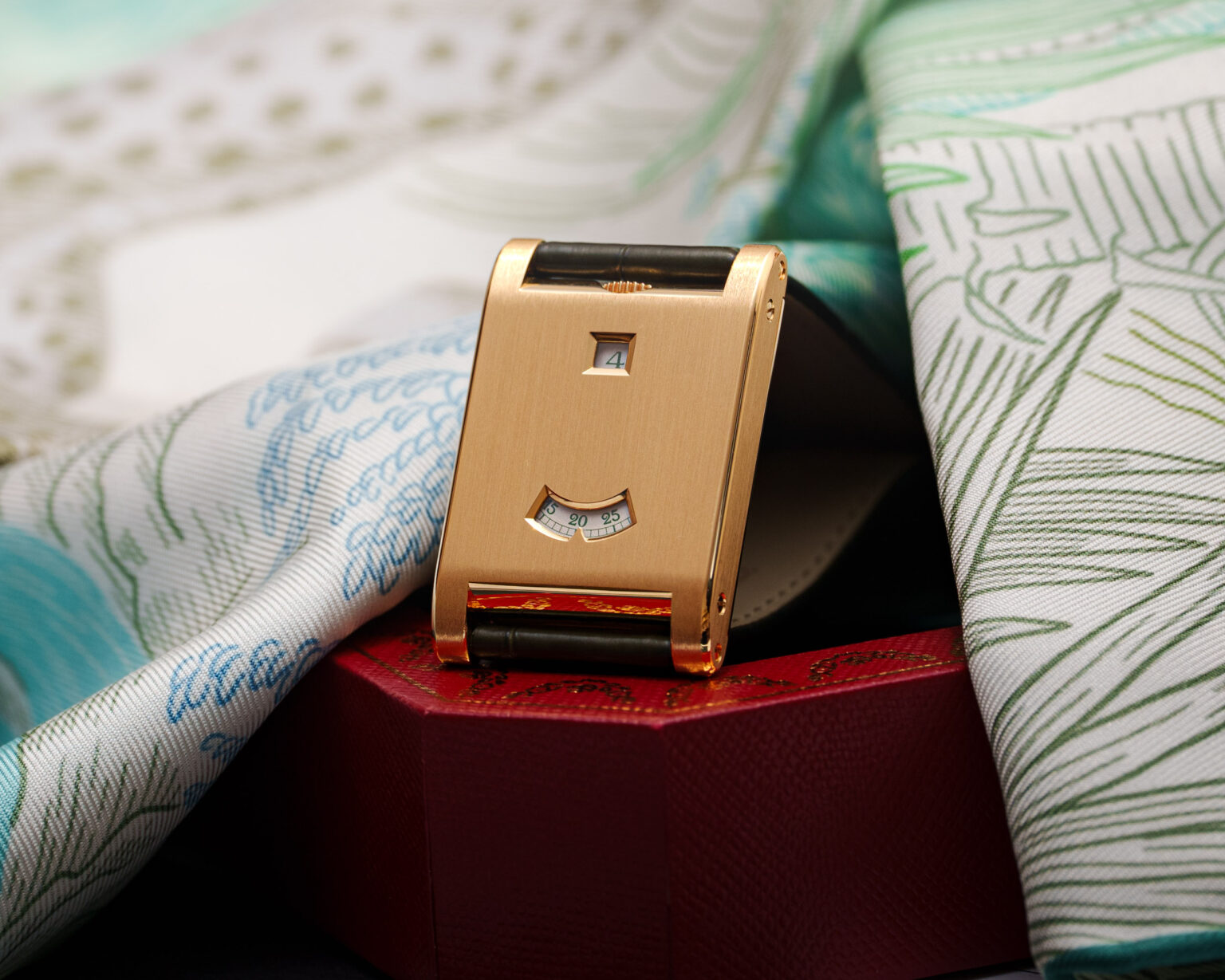 ساعت مچی کارتیه