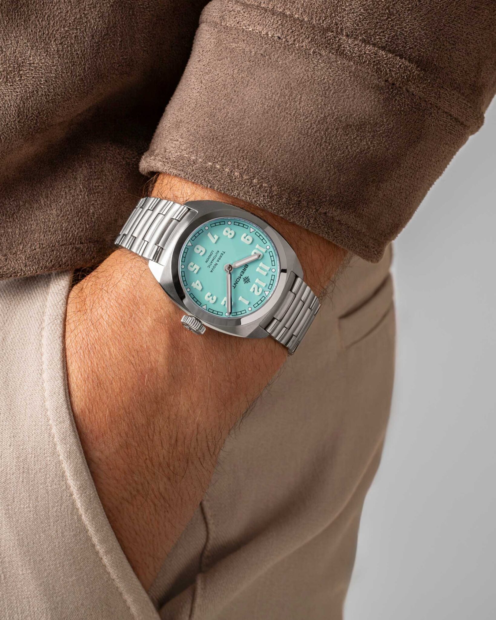 ست ساعت مچی و پیراهن رسمی — انتخاب ساعت مچی برای جلسات کاری