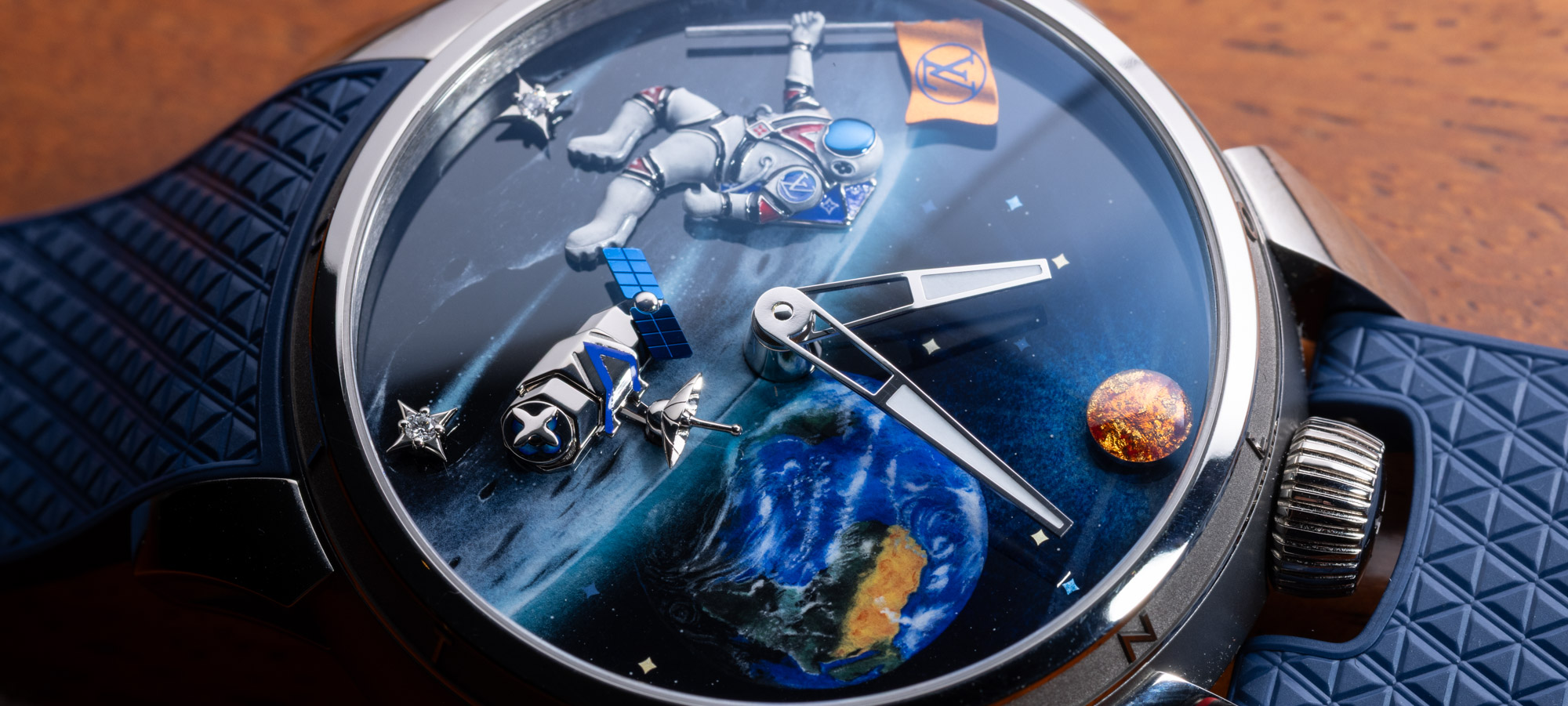 Louis-Vuitton-Tambour-Taiko-Galactique
