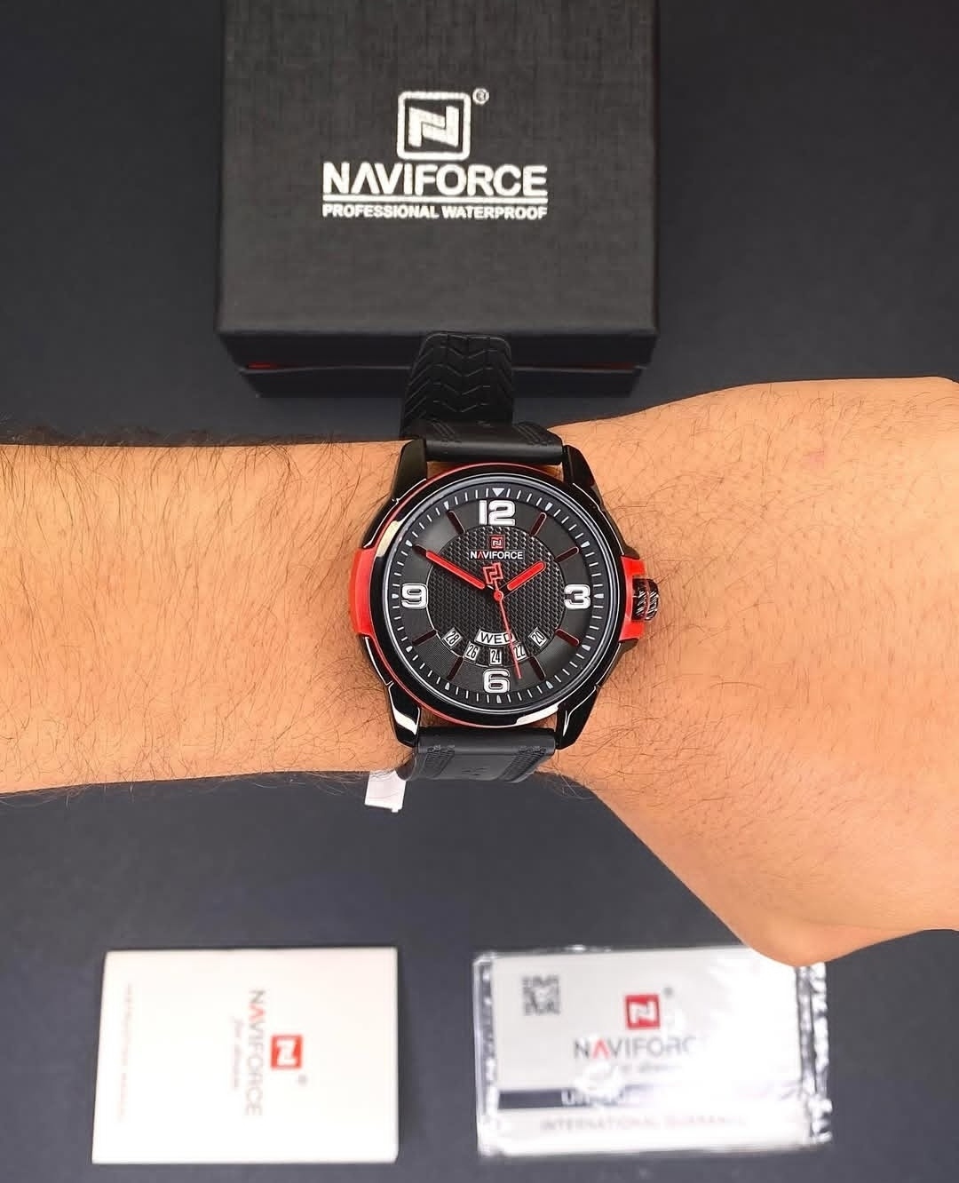 ساعت مچی مردانه نیوی فورس naviforce بند سیلیکونی مدل nf9215