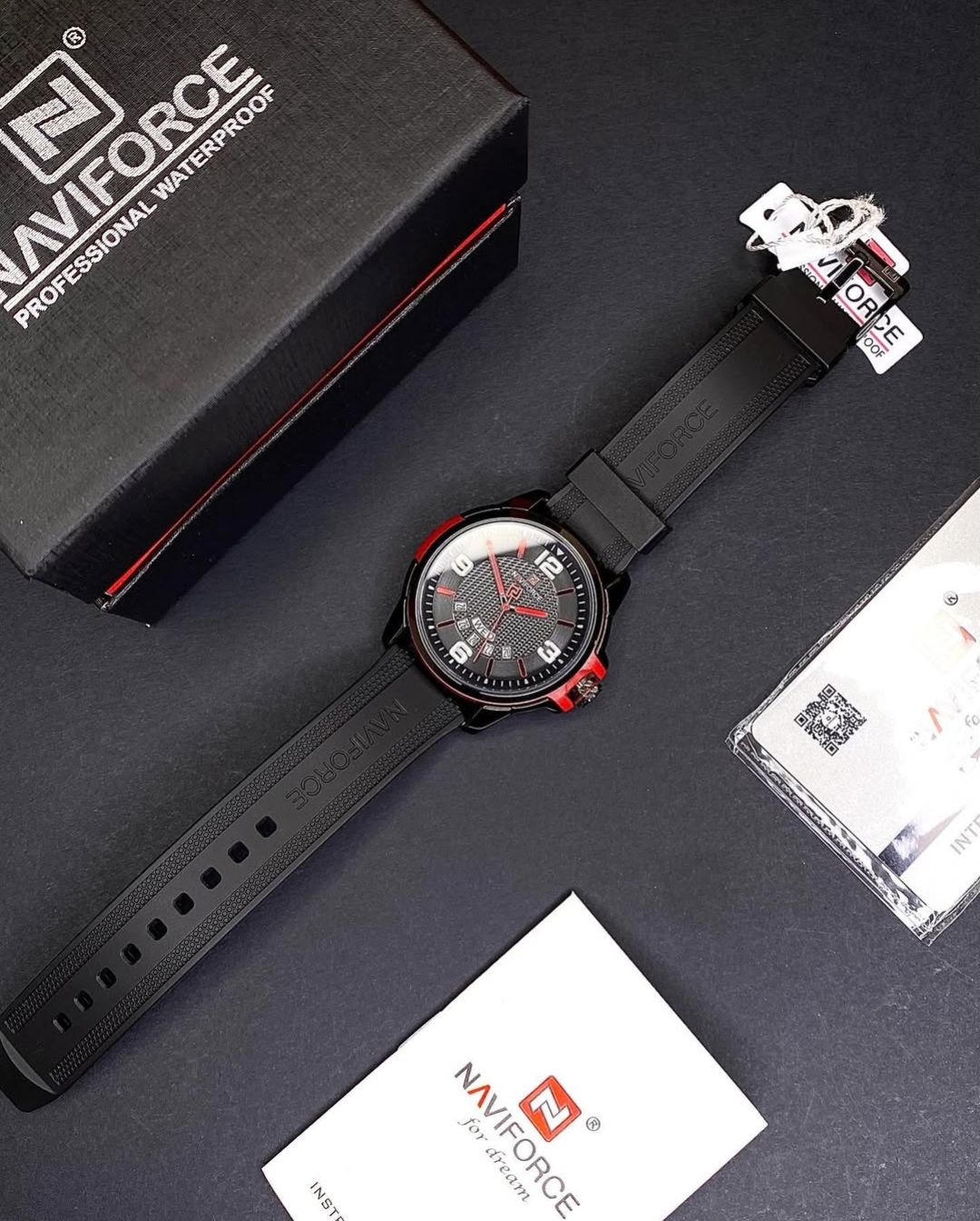 ساعت مچی مردانه نیوی فورس naviforce بند سیلیکونی مدل nf9215