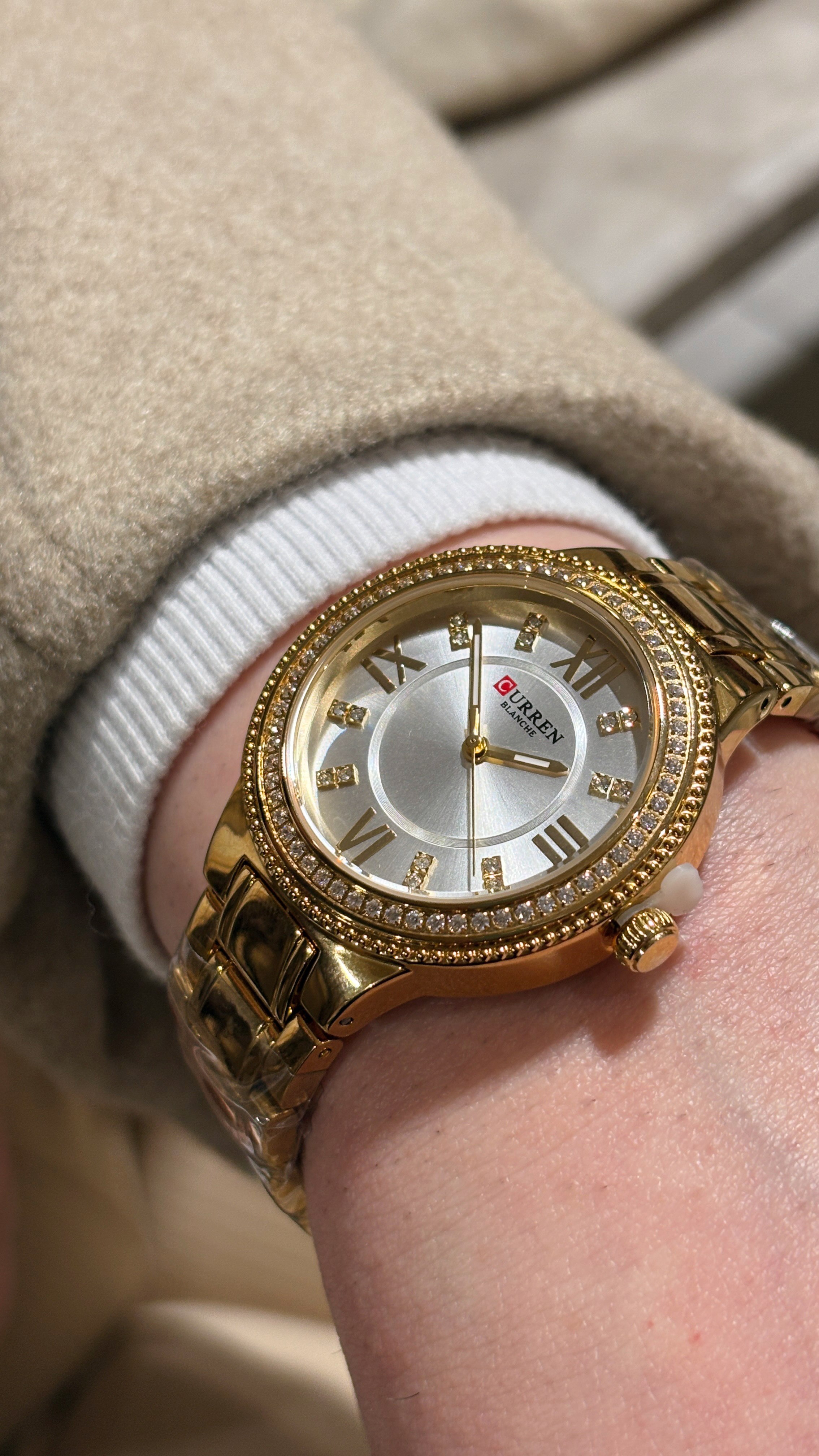 ساعت مچی زنانه کورن curren بند فلزی مدل c9004l